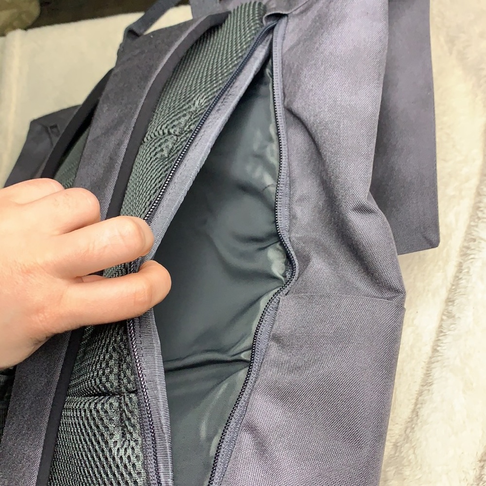 Lululemon Early Embark Backpack NWT Grey - Picture 14 of 16